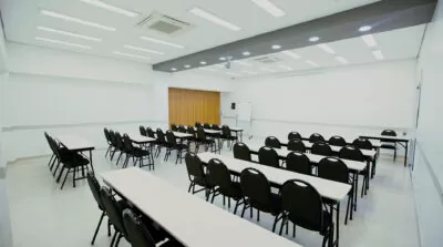 O formato sala escolar e seus atributos