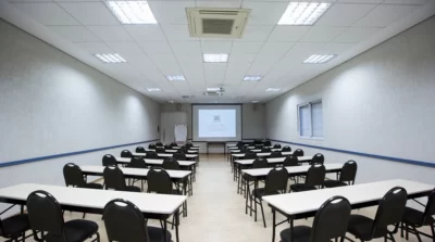 Principais características da sala formato espinha de peixe 